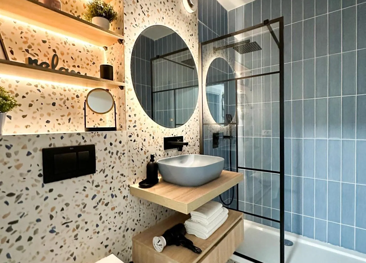 Studio 21 Bucharest Apartment